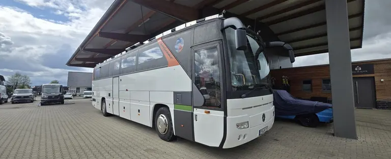 Reisebus - Vollständige Rostentfernung und Versiegelung