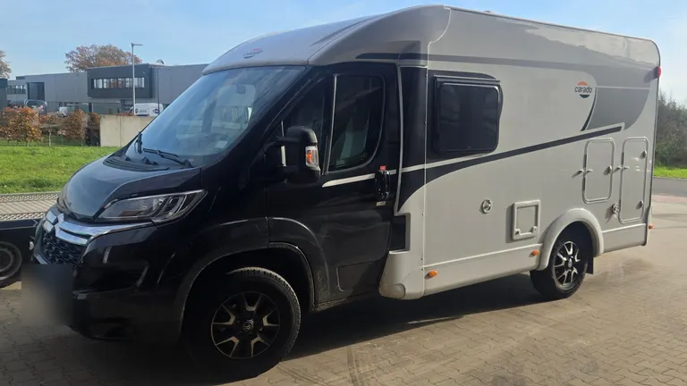 Teilintegriertes Wohnmobil auf Transporter-Basis